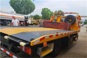 河池附近拖车电话号码服务