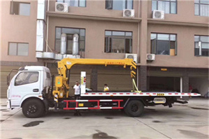 河池附近汽车轮胎更换